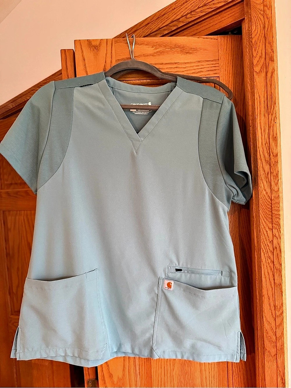 Carhartt Short Sleeve Scrub Top in Light blue Like New size medium